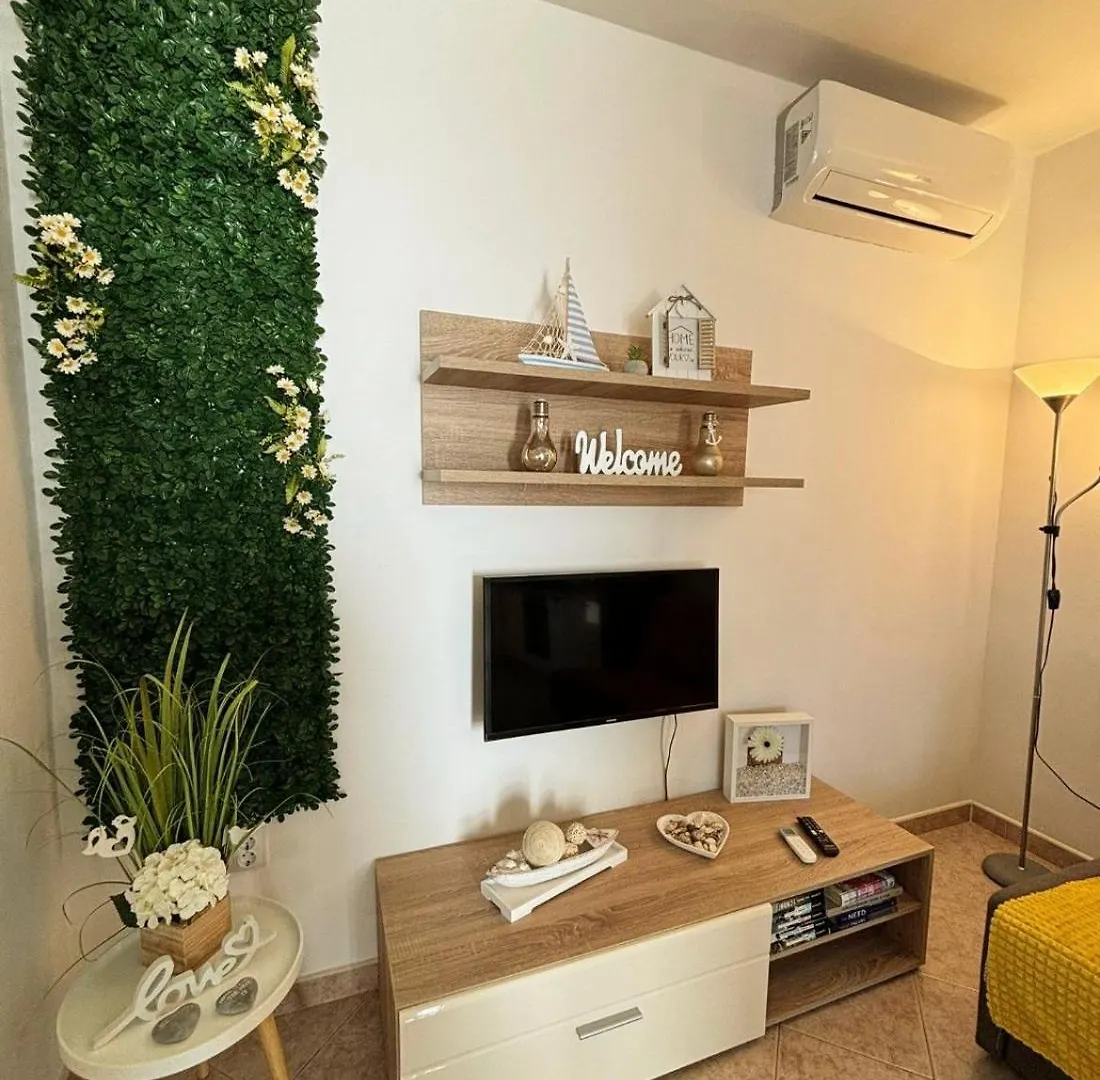 Apartman Ema Fazana Apartment