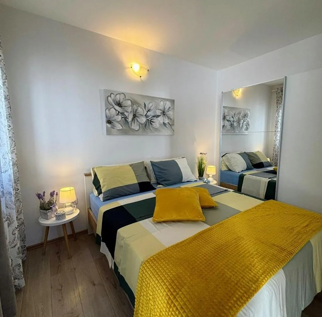 Apartment Apartman Ema Fazana
