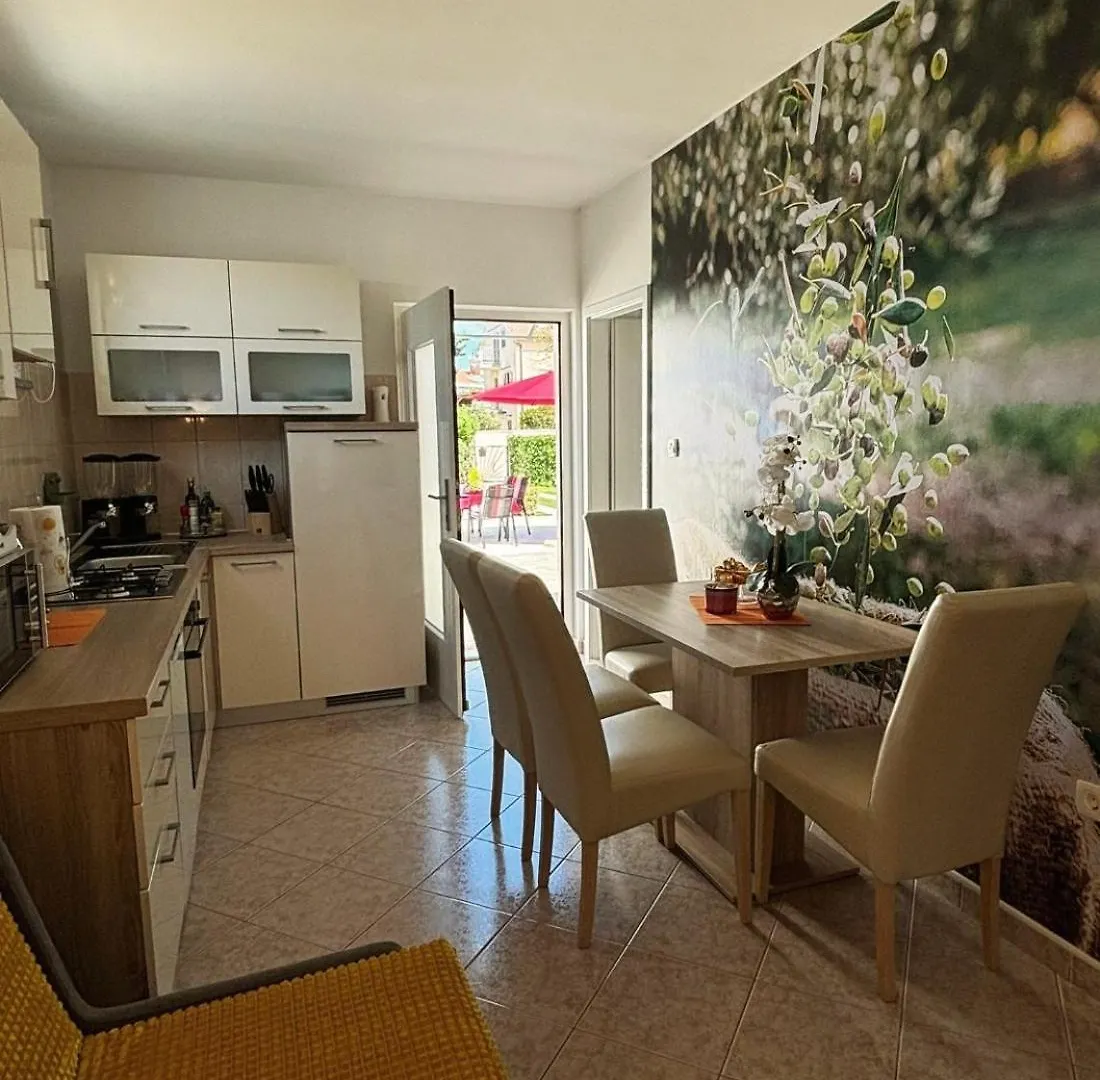 Apartman Ema Fazana